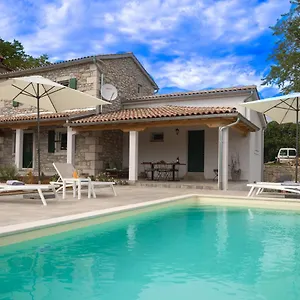 Klara Villa